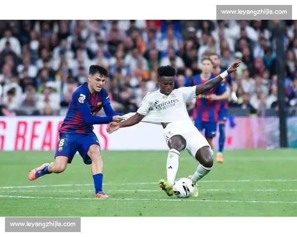 德比黄牌时刻：佩德里拽衣止损，维尼修斯的速度宣言